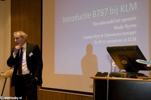 AKCD_787_KLM_1