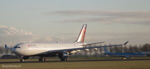 Delta_A330-300_KLM_E190