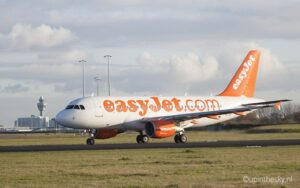 easyJet_A319_Schiphol