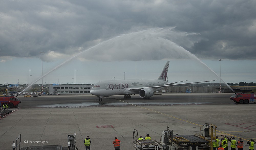 Qatar_787_Schiphol_Inaugurele_vlucht_4