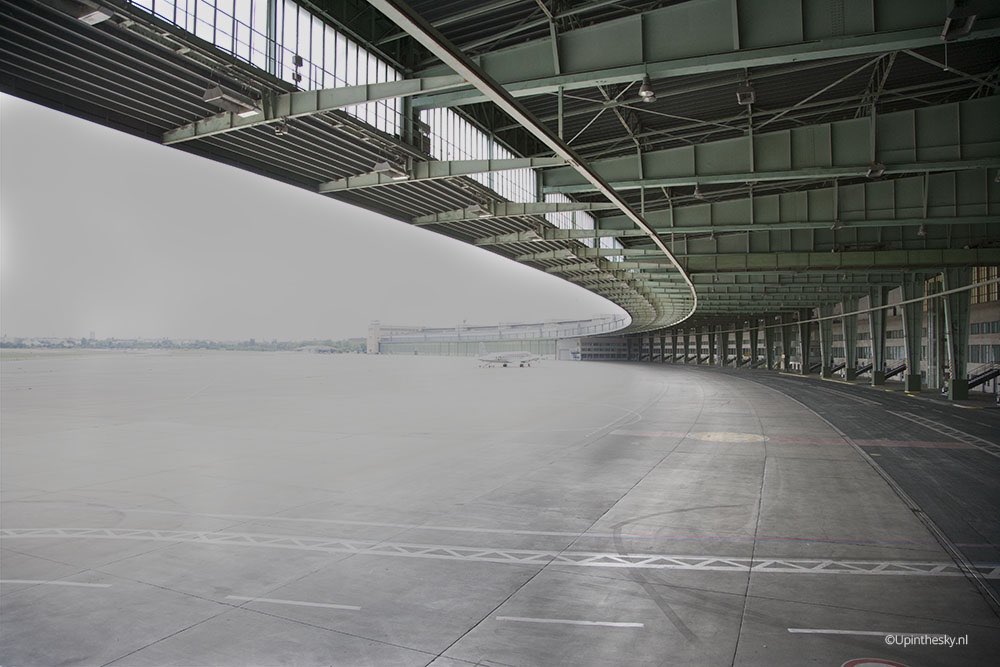 Tempelhof_Apron_dak_1