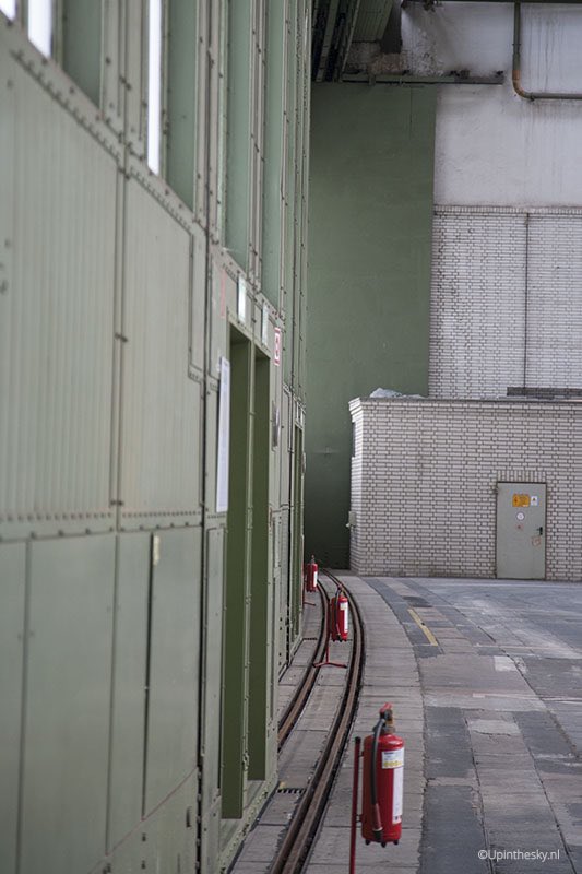 Tempelhof_Hangaar_3_deur