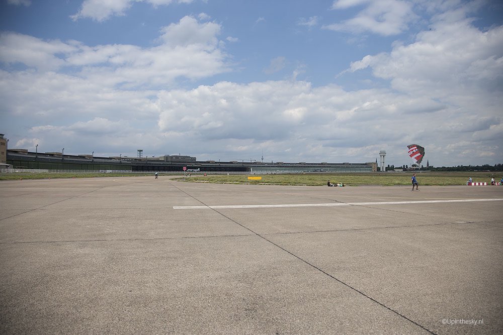 Tempelhof_Park_1_terminal
