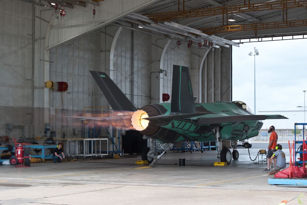 F-35 motor onderhoud in nieuwbouw Woensdrecht