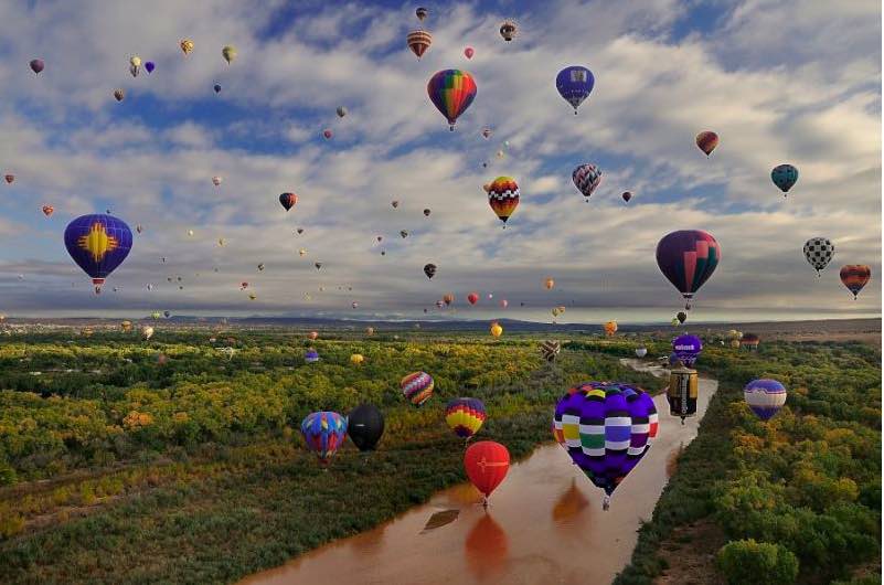 Grootste luchtballon evenement van start – Videos