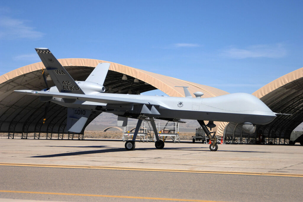 Eerste Nederlandse MQ-9 Reaper rolt van de band | Video