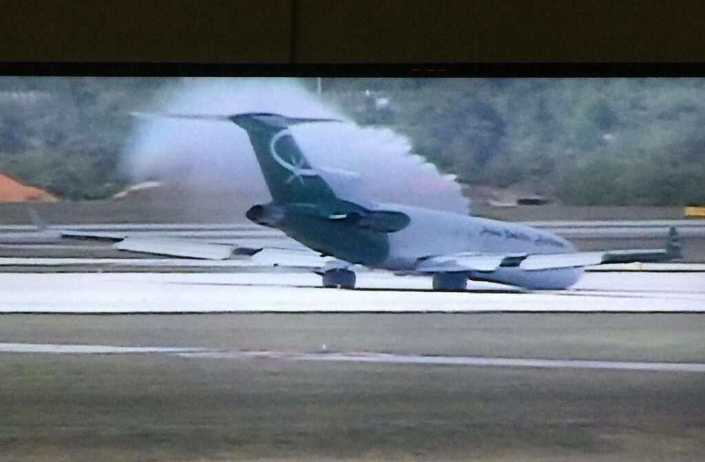 Video: Landing Boeing 727 zonder nose gear