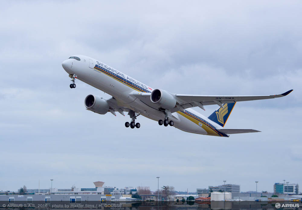 Eerste A350 Singapore Airlines onderweg naar Schiphol