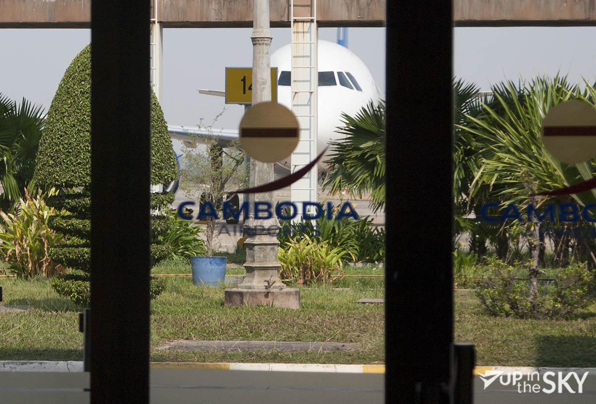 Cambodia Airports met A320