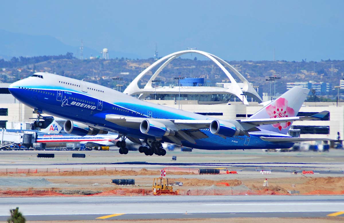 De Boeing 747-400 in kleuren van Boeing en China Airlines (c) Aero Icarus