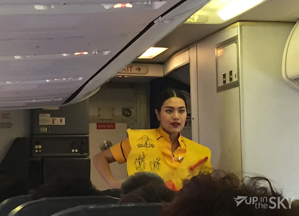 Passagiers gearresteerd na filmen stewardess