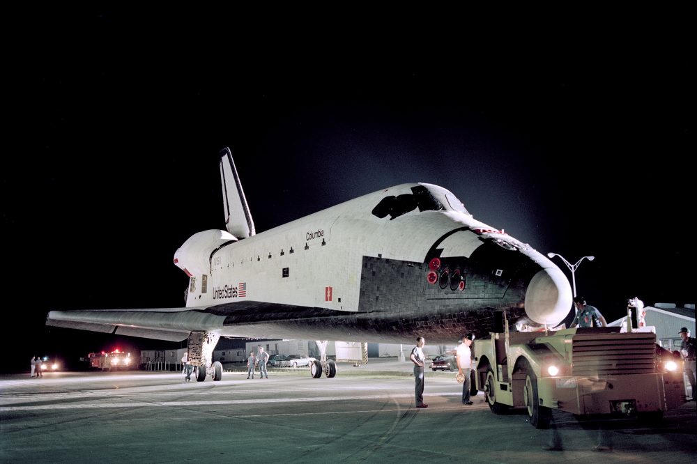Spaceshuttle raketlancering gezien vanuit het vliegtuig | Video
