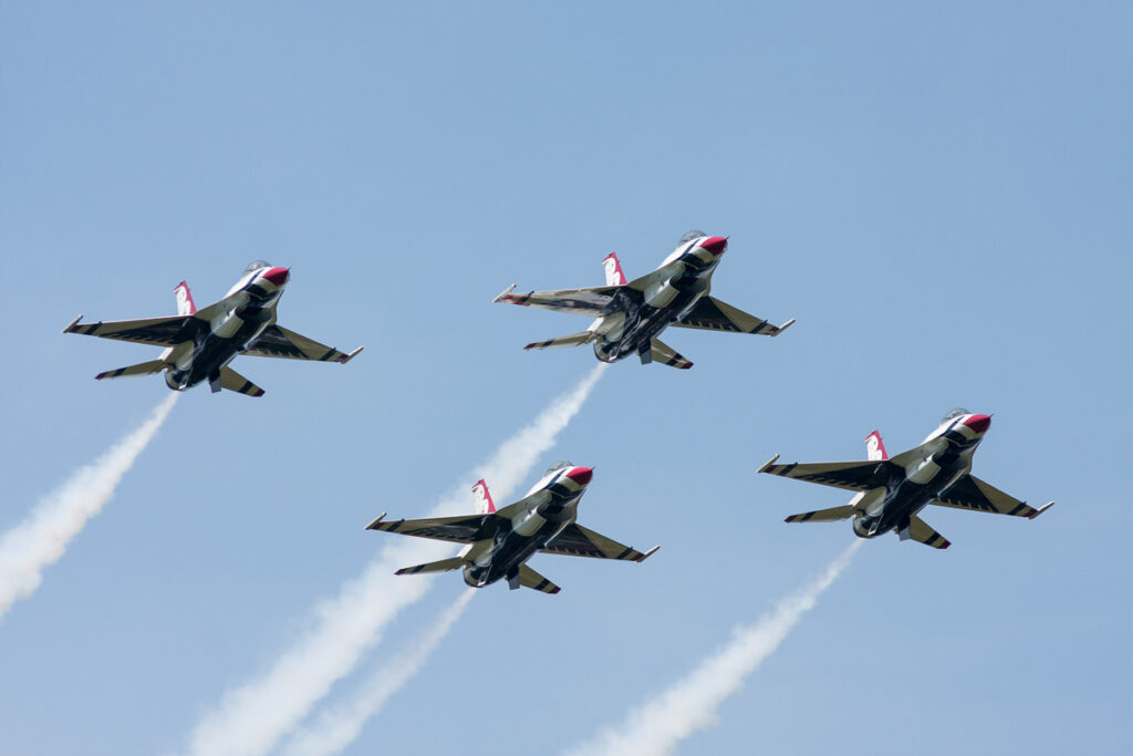 F-16 van Thunderbirds en F/A-18 Hornet van Blue Angels neergestort