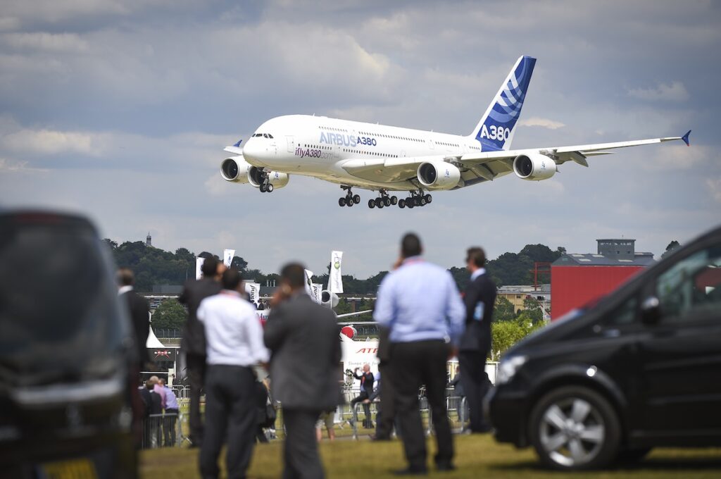 De eerste vlucht van de Airbus A380 | Video