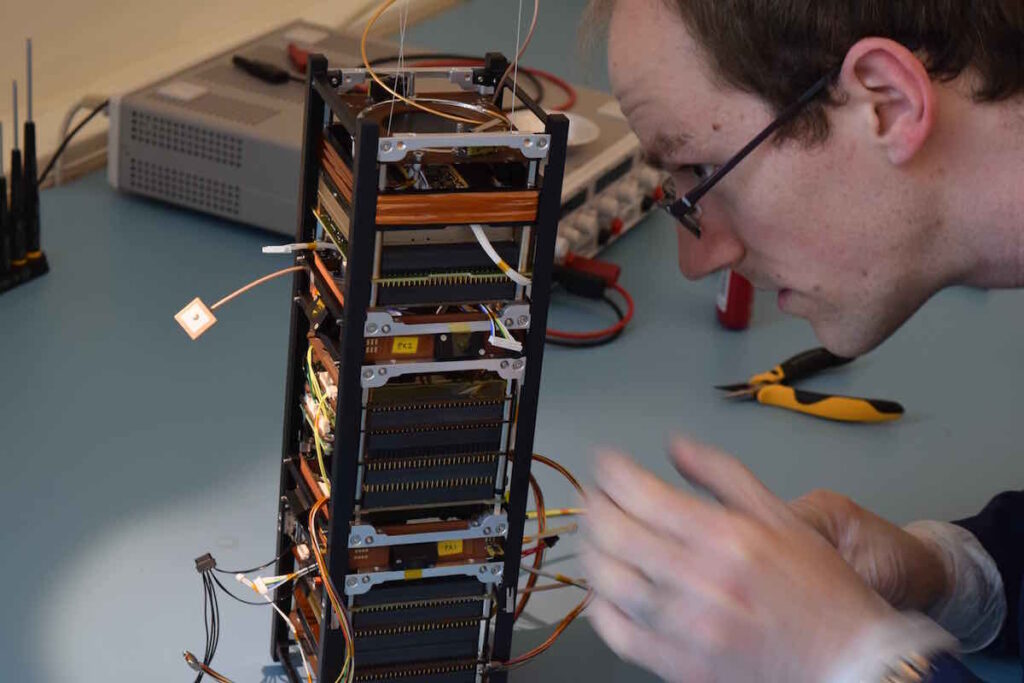 Proef vliegtuig tracking vanuit satelliet geslaagd