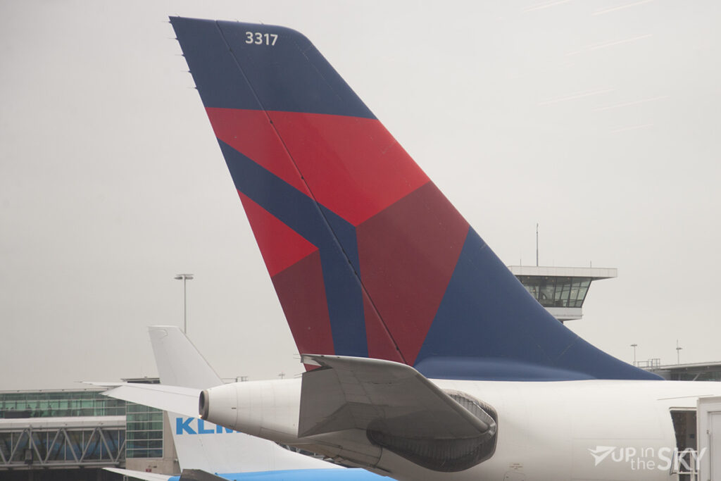 Delta 777 noodgedwongen naar Amsterdam Delta