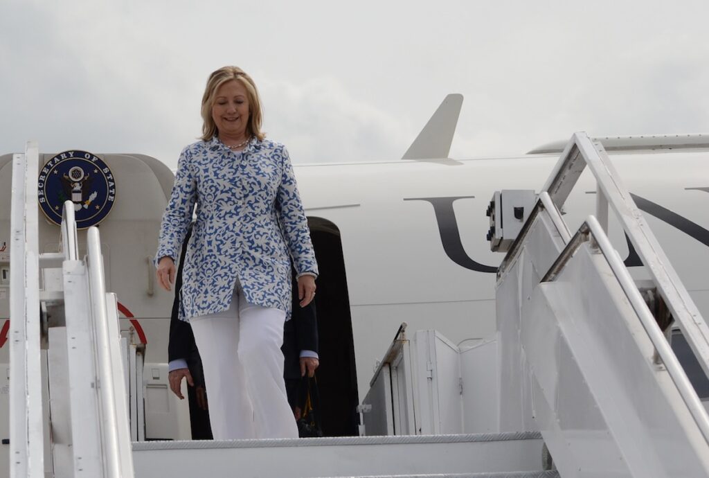 Piloot United op non-actief na Clinton-tweet