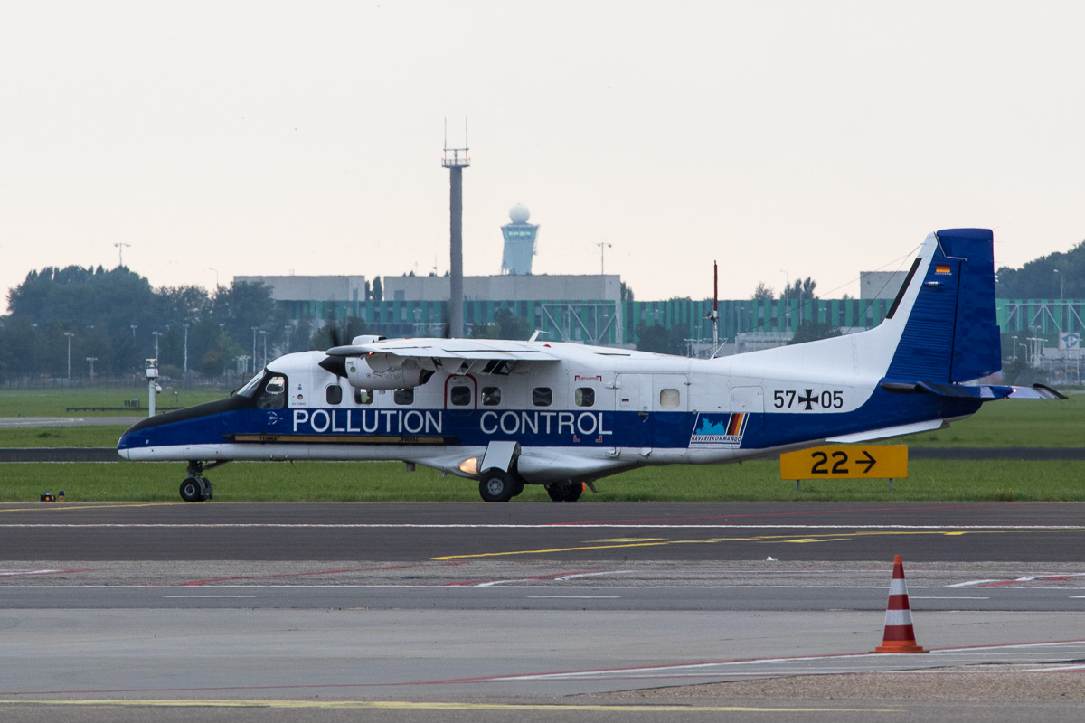 Do228 van de Duitse marine, met 'Pollution Control' opschrift © Leonard van den Broek