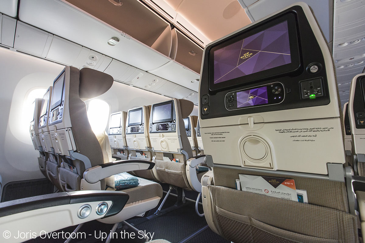 etihad_787_economy-ife