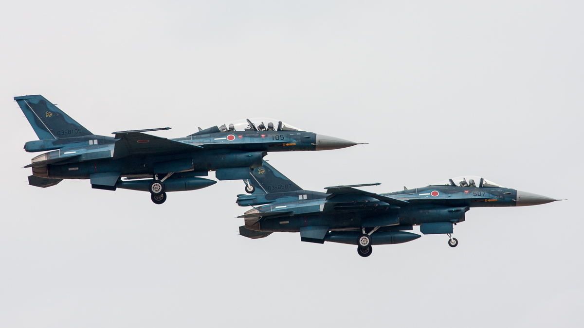 Mitsubishi F-2's van de Japanse luchtmacht © Leonard van den Broek