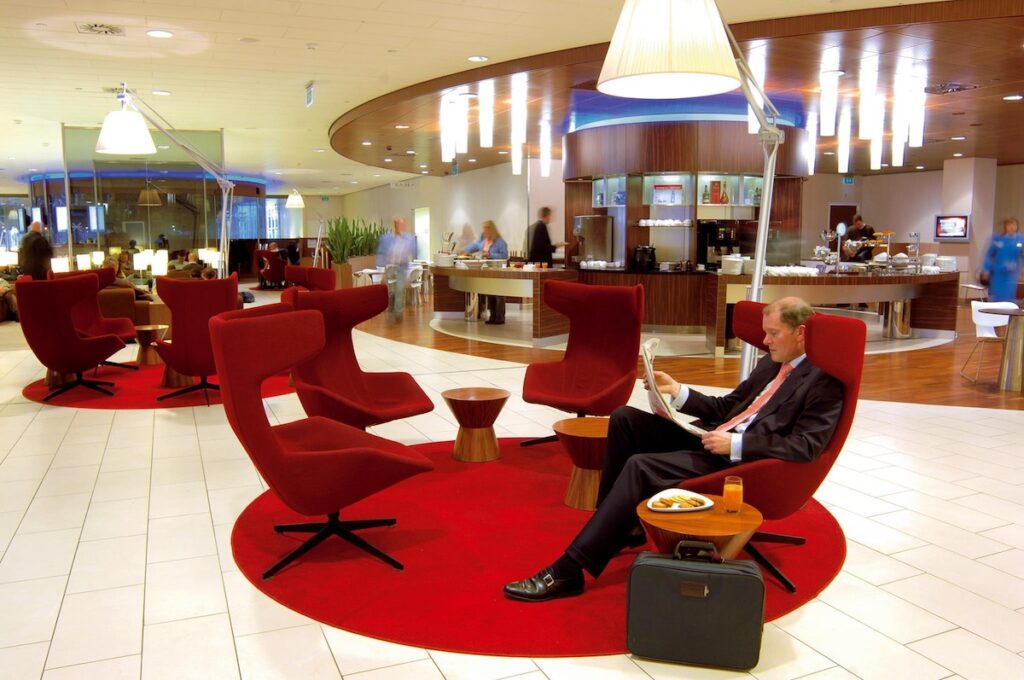 Bonden dreigen met acties in KLM-lounges
