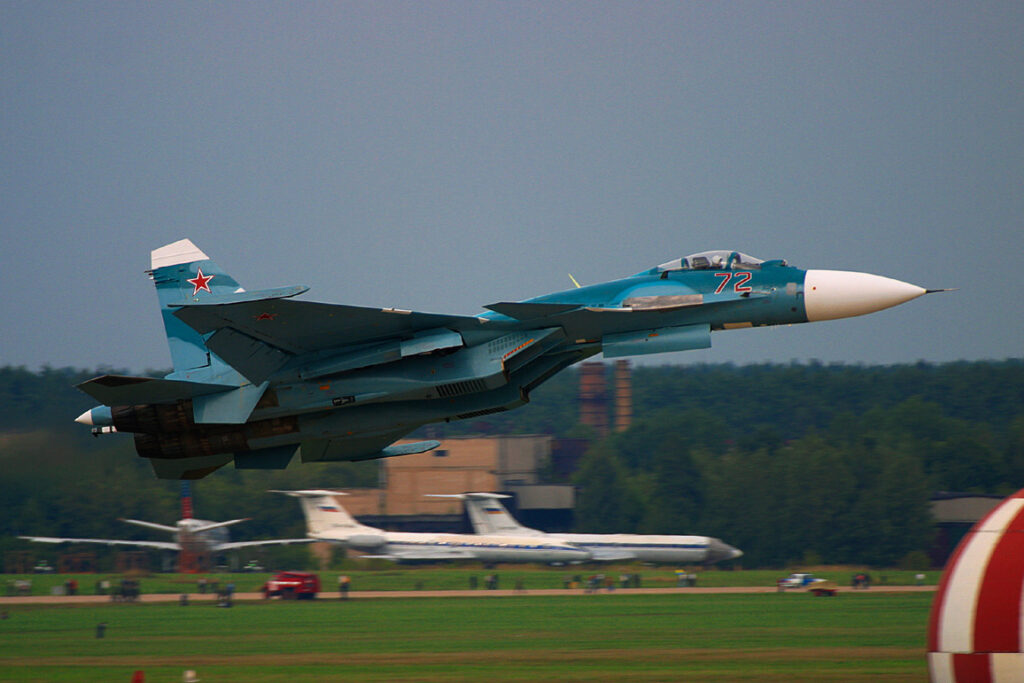 Russische straaljagers vallen Nederlands fregat lastig bij de Krim