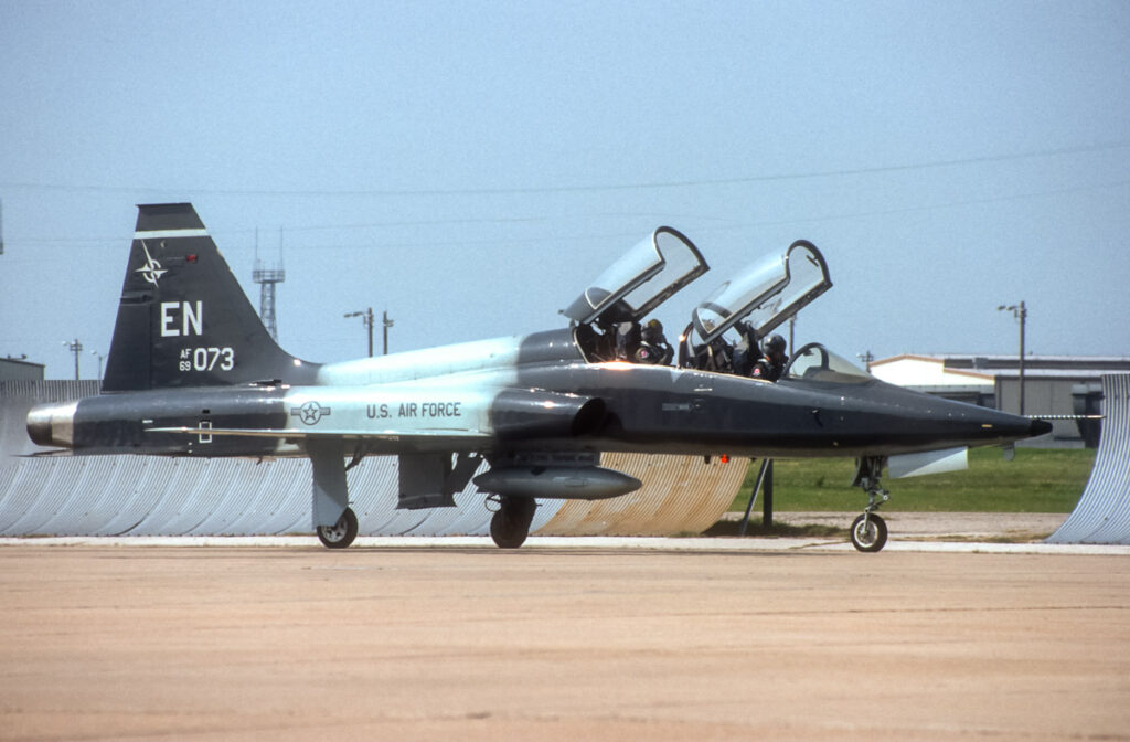 Vervanger T-38 komt van Boeing of Lockheed