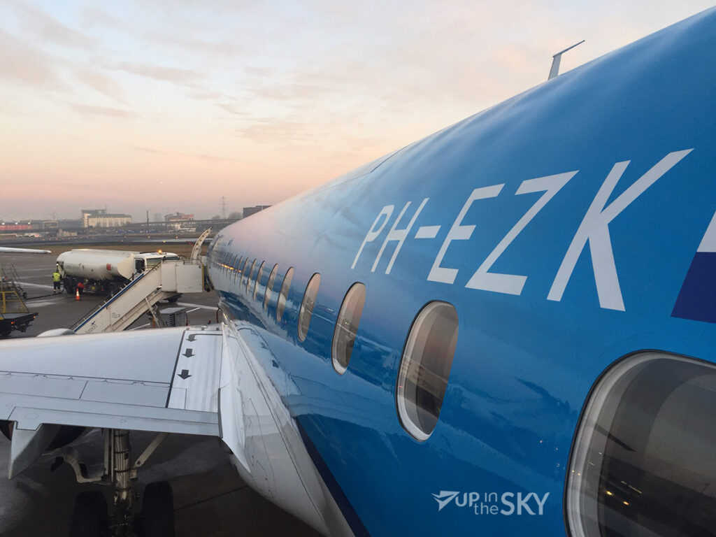 Flight Review: KLM Embraer 190 | Inaugural LCY | Video