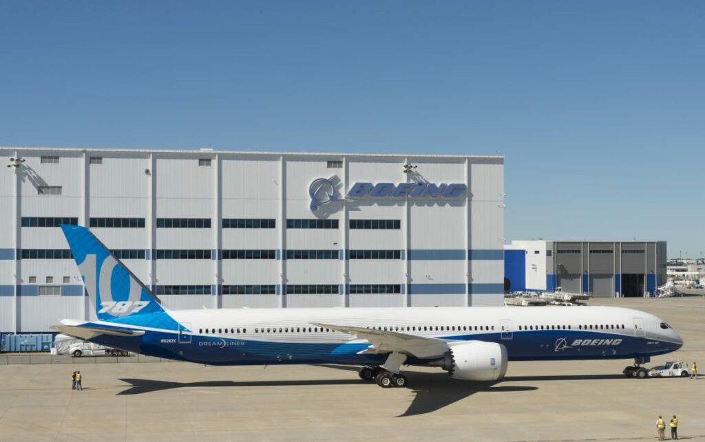 Voor het eerst landt een Boeing 787-10 op Schiphol 787-10 Dreamliner roll-out (c) Boeing