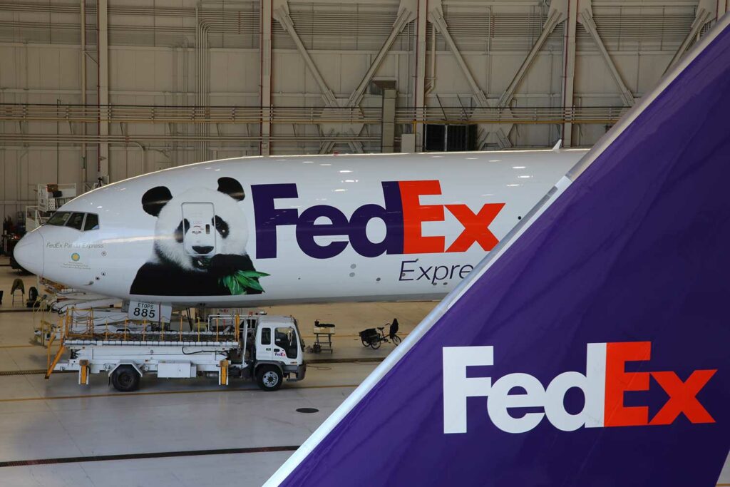 ‘Bonus voor FedEx-piloten om niet met pensioen te gaan’