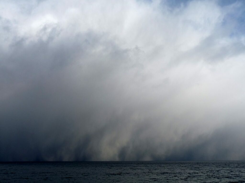 Een sneeuwstorm komt aanwaaien - ©Michael Clarke Stuff/Wikipedia