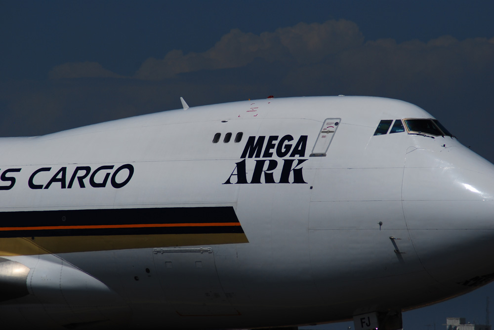 Romp van Singapore Airlines Boeing 747-400F beschadigd in Brussel | Foto