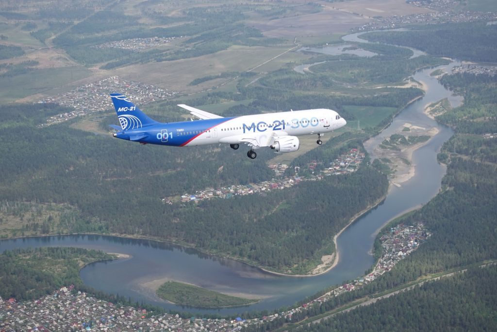 MC-21 voor het eerst de lucht in | Video