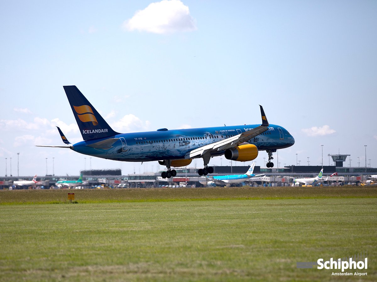 Piloten Icelandair moeten invallen voor ontslagen cabinepersoneel