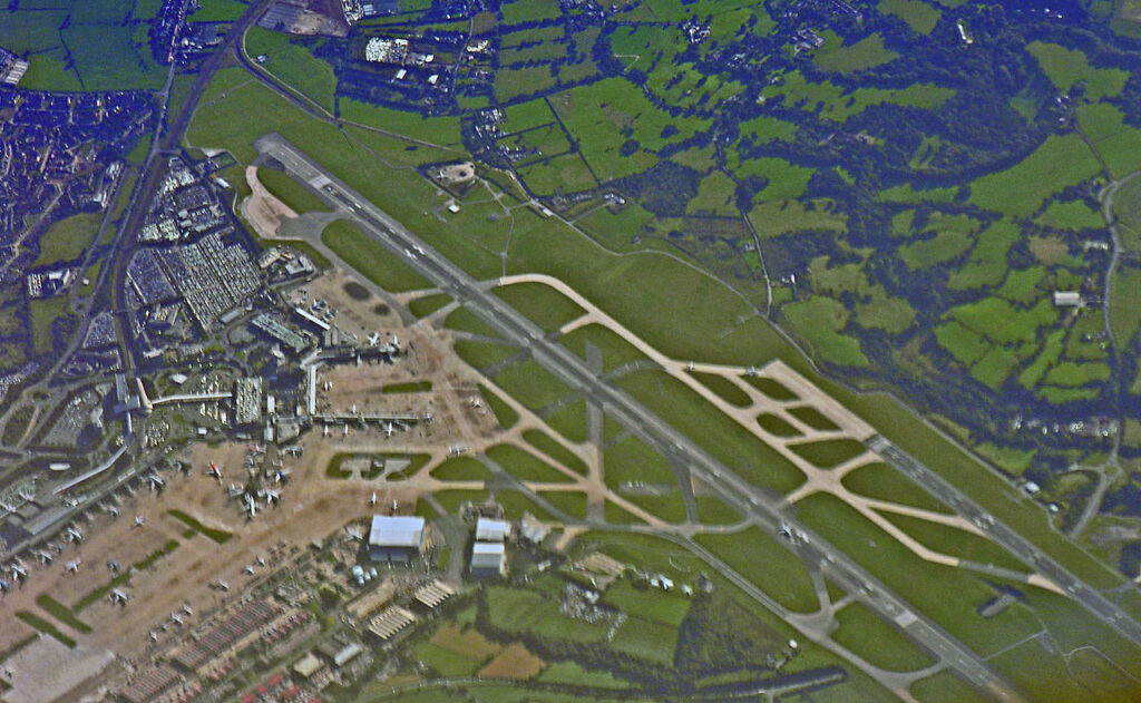 Verdacht pakketje; Manchester Airport ontruimd Manchester Airport - ©Philip Capper/Wikipedia