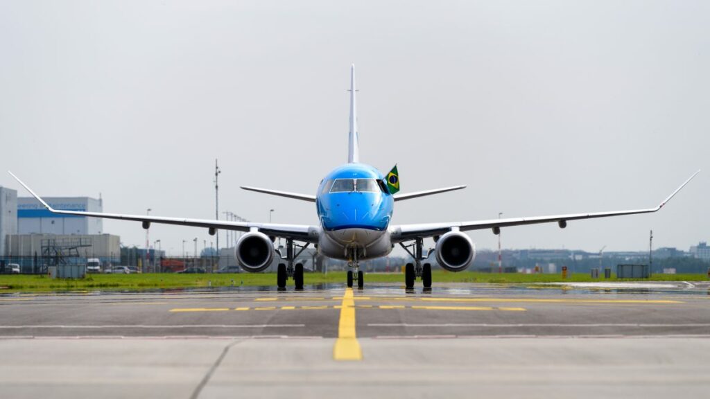 40e KLM Embraer landt op Schiphol