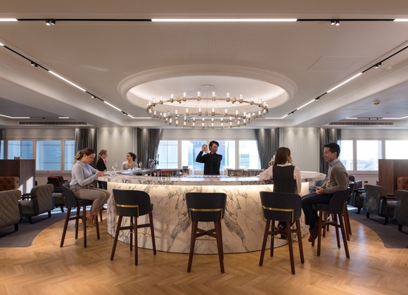 Qantas opent nieuwe lounge op Heathrow Airport