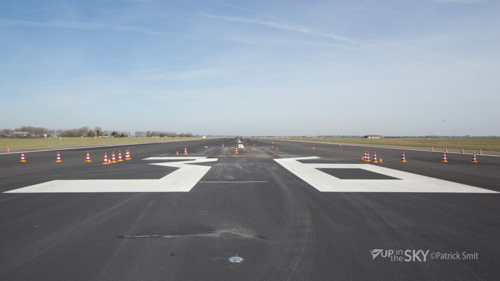 Polderbaan weer open na herstelwerkzaamheden