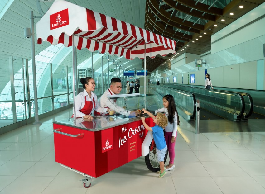 Gratis ijs bij Emirates in de zomer Emirates deelt gratis ijs uit - ©Emirates