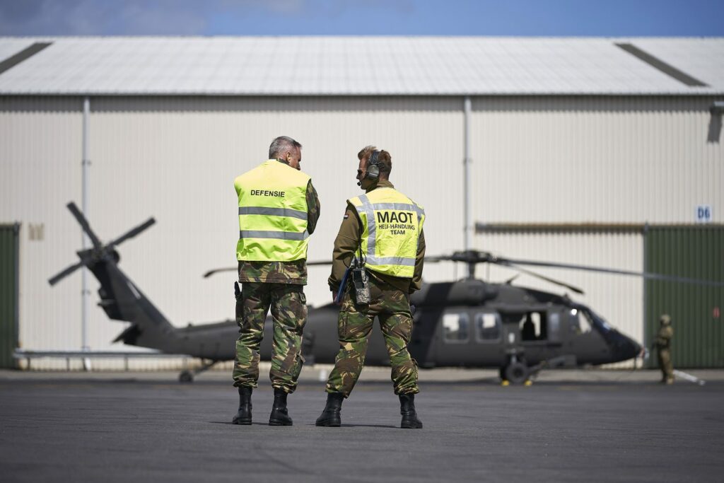 Nederland helpt met militaire verplaatsing VS | Foto’s
