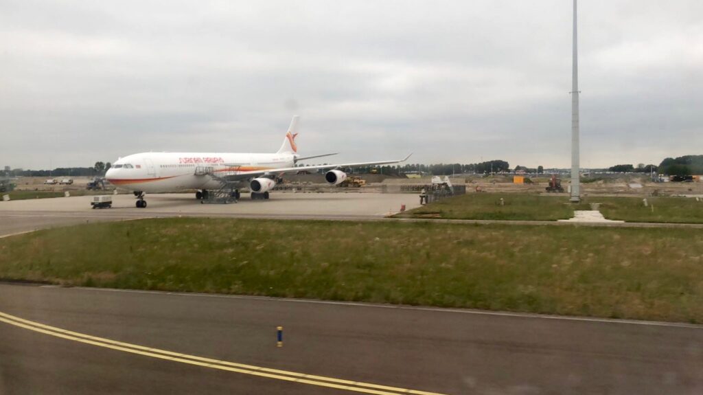 Schiphol legt extra vliegtuigopstelplaatsen aan