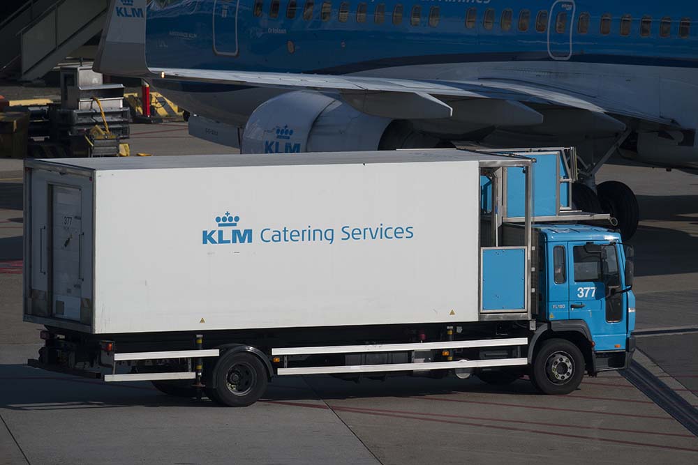 KLM catert Europese vluchten ‘minimaal’ door staking cateringpersoneel