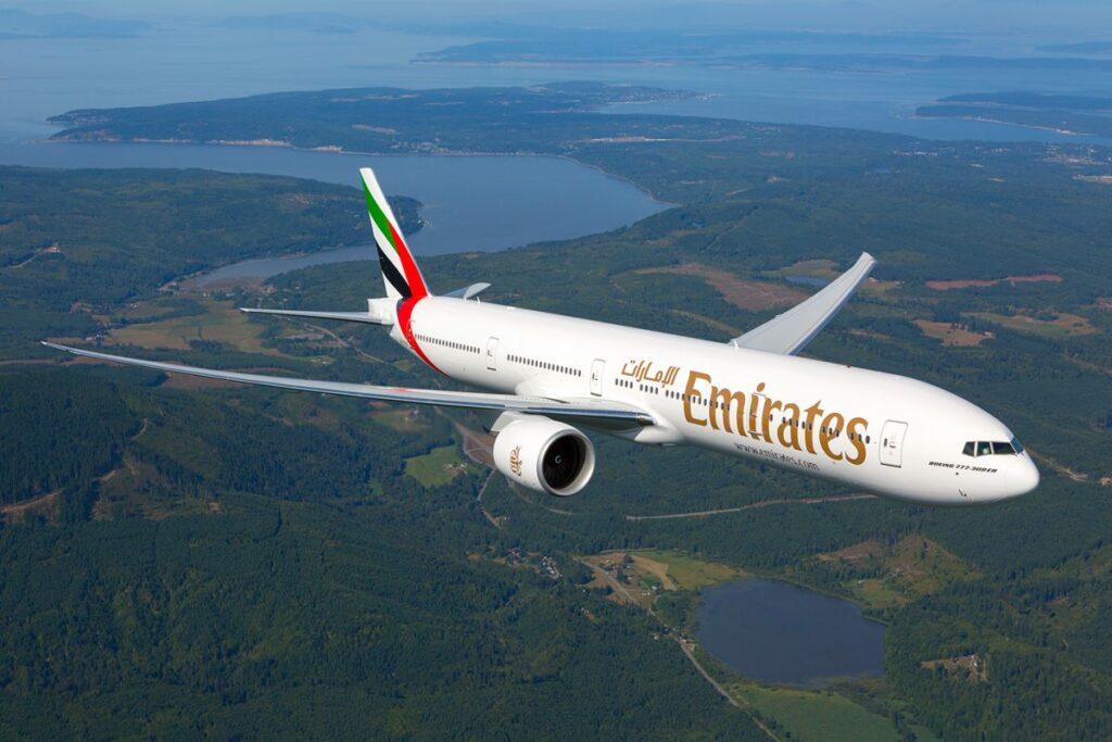 Emirates stopt tijdelijk met extra vluchten Schiphol