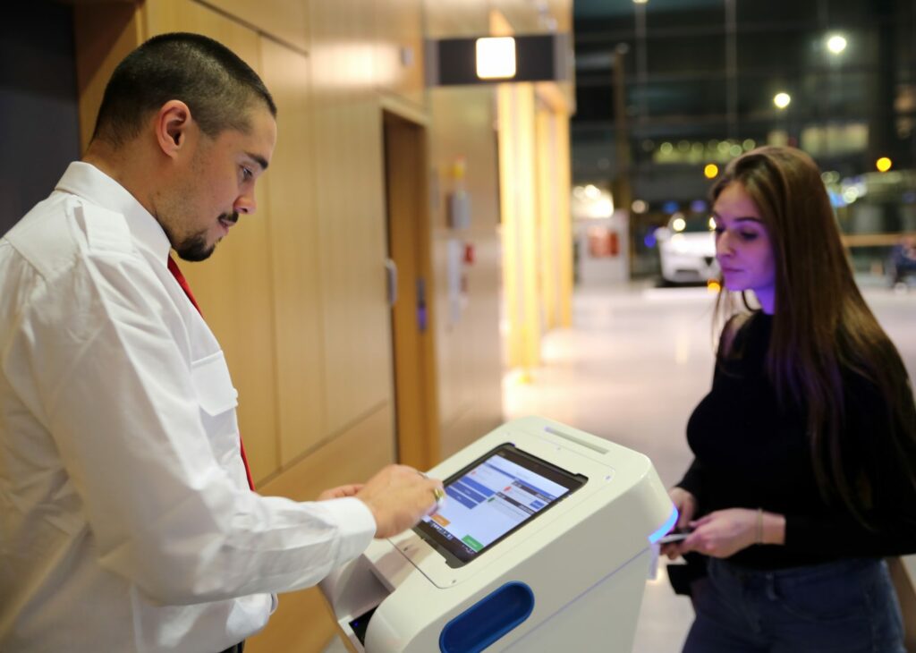 Luxemburg Airport plaatst passagiers in hokjes