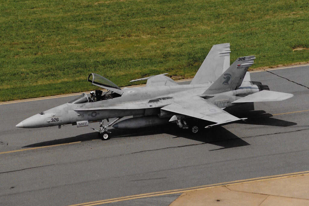 US Navy zegt ‘gewone’ Hornet vaarwel