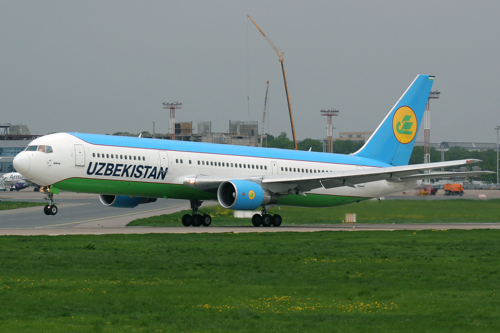 Boeing 767 raakt van de baan op Sint-Petersburg