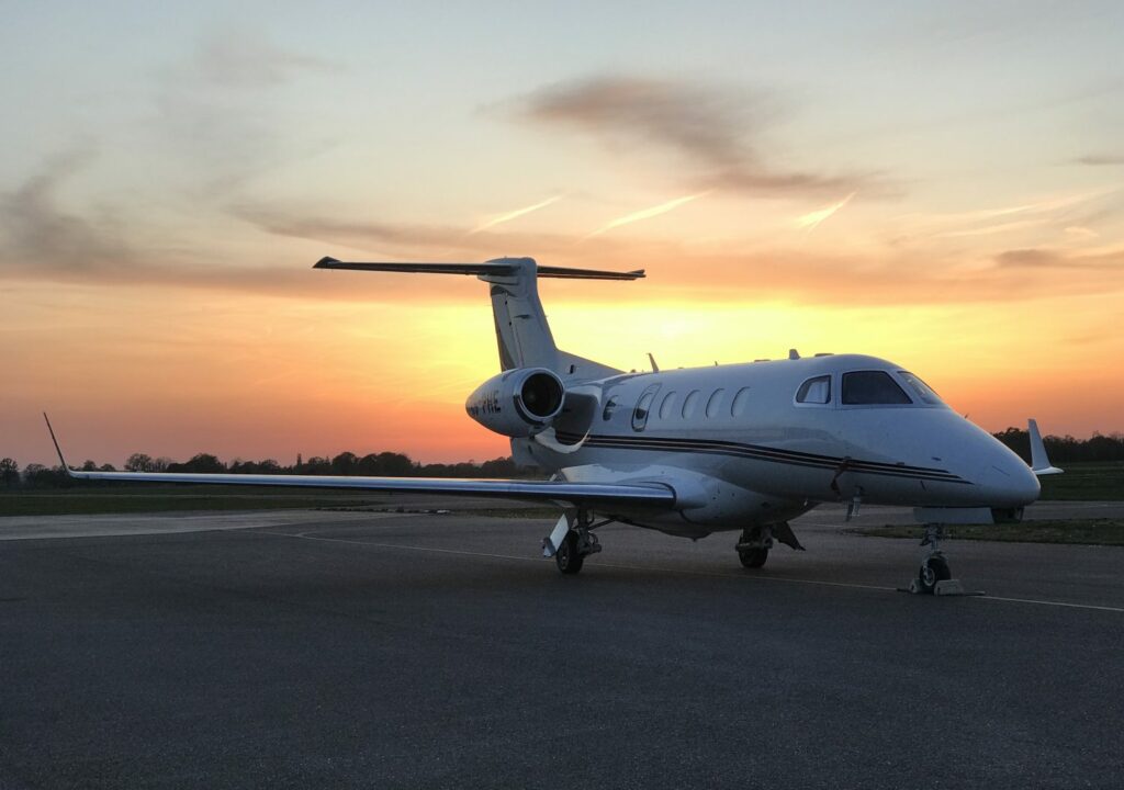 Kritiek op bekende privéjet-reiziger: ‘Ruim 50.000 kilometer in twee weken’