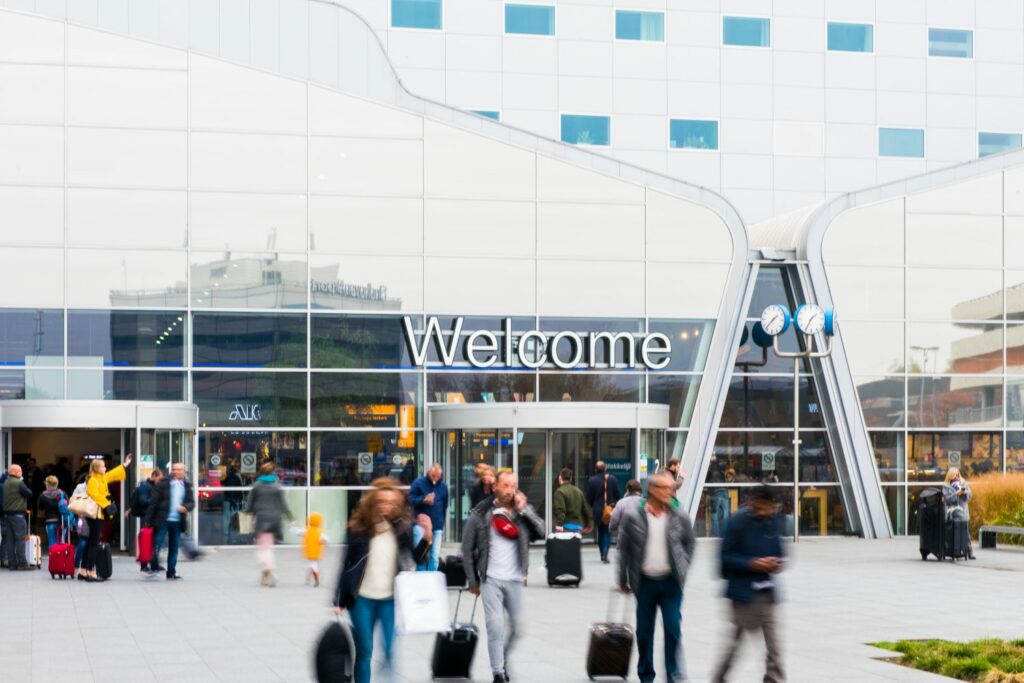 Vliegverkeer Eindhoven Airport hervat langzaam