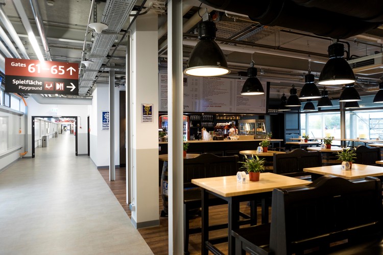Berlijn Schönefeld heropent pier na bijna jaar renovatie