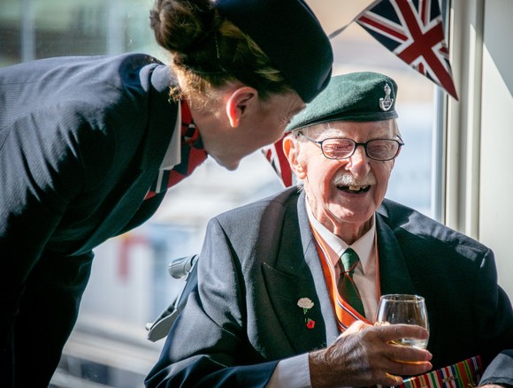 British Airways vliegt WOII-veteranen naar Nederland | Video